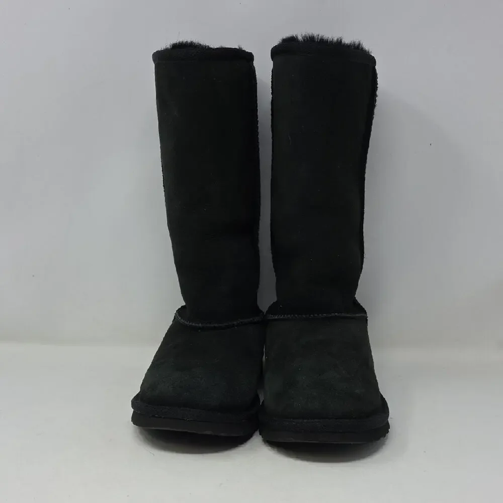 UGG cozy black